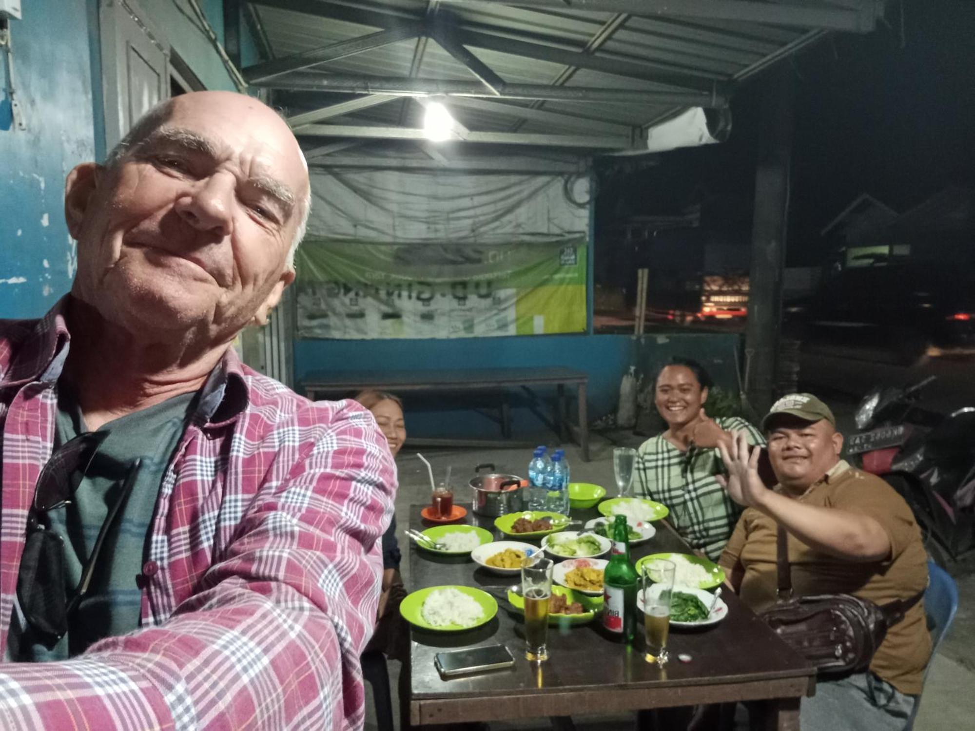 Vulkaan Homestay Berastagi Esterno foto