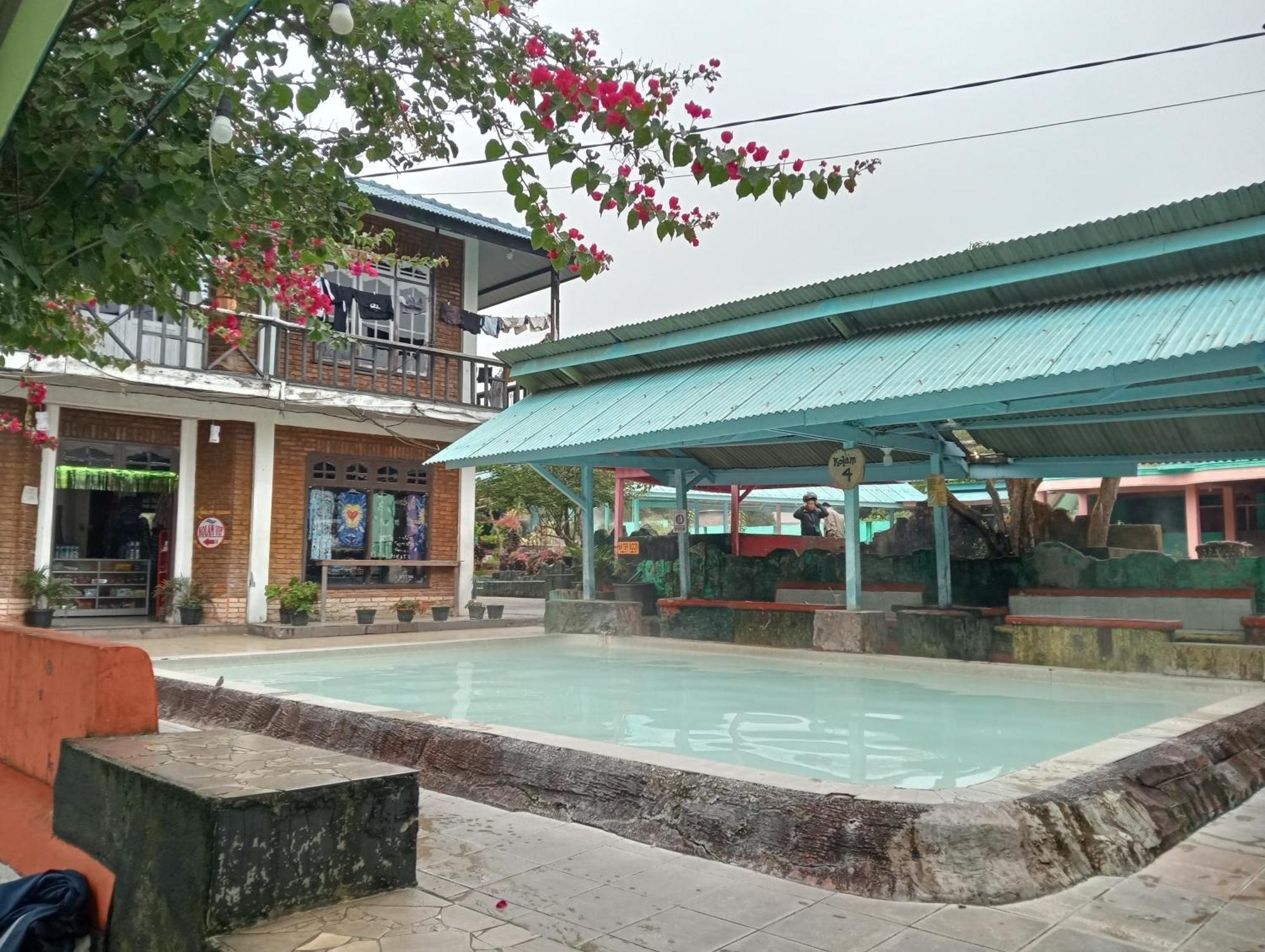 Vulkaan Homestay Berastagi Esterno foto