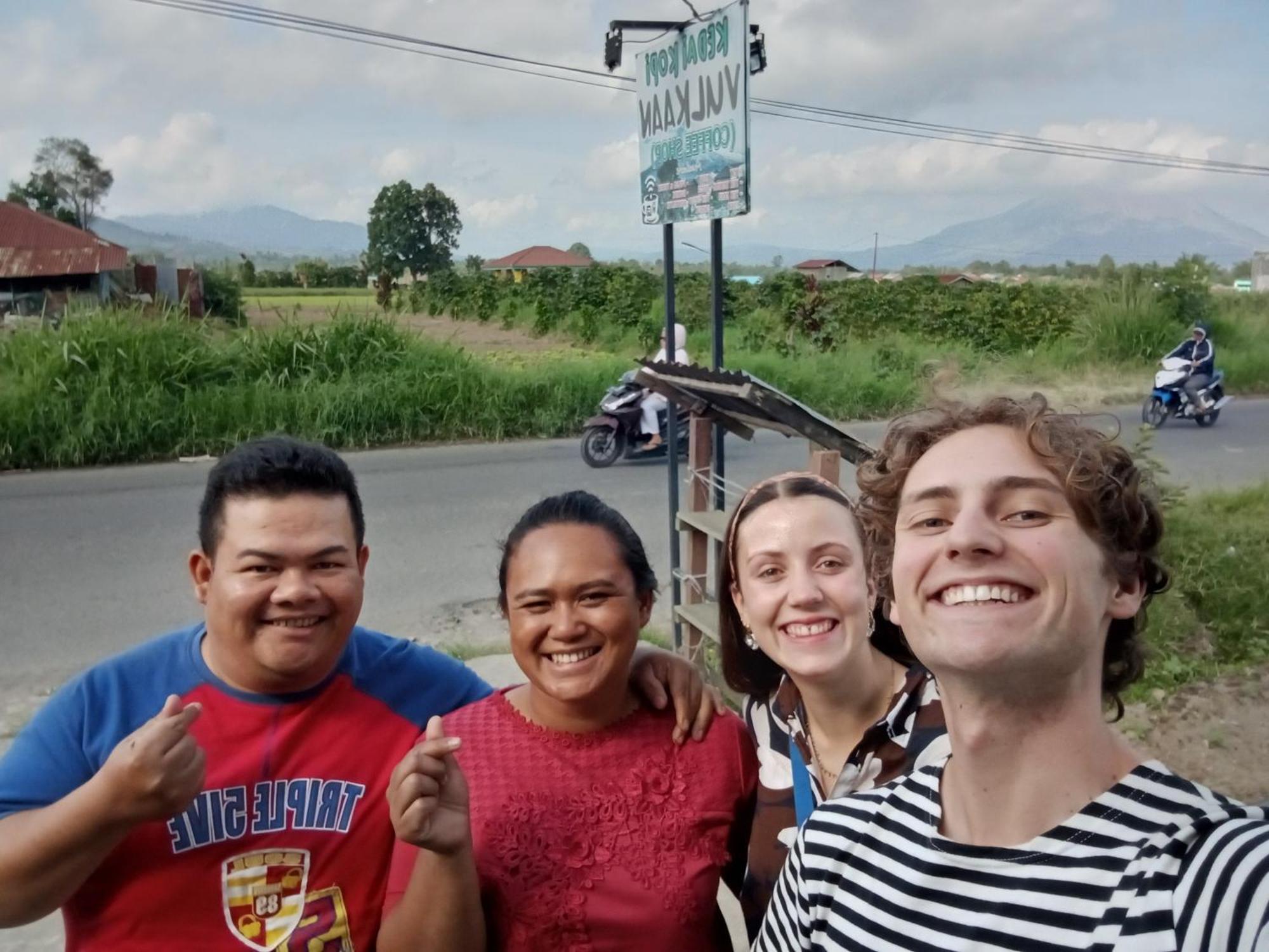 Vulkaan Homestay Berastagi Esterno foto