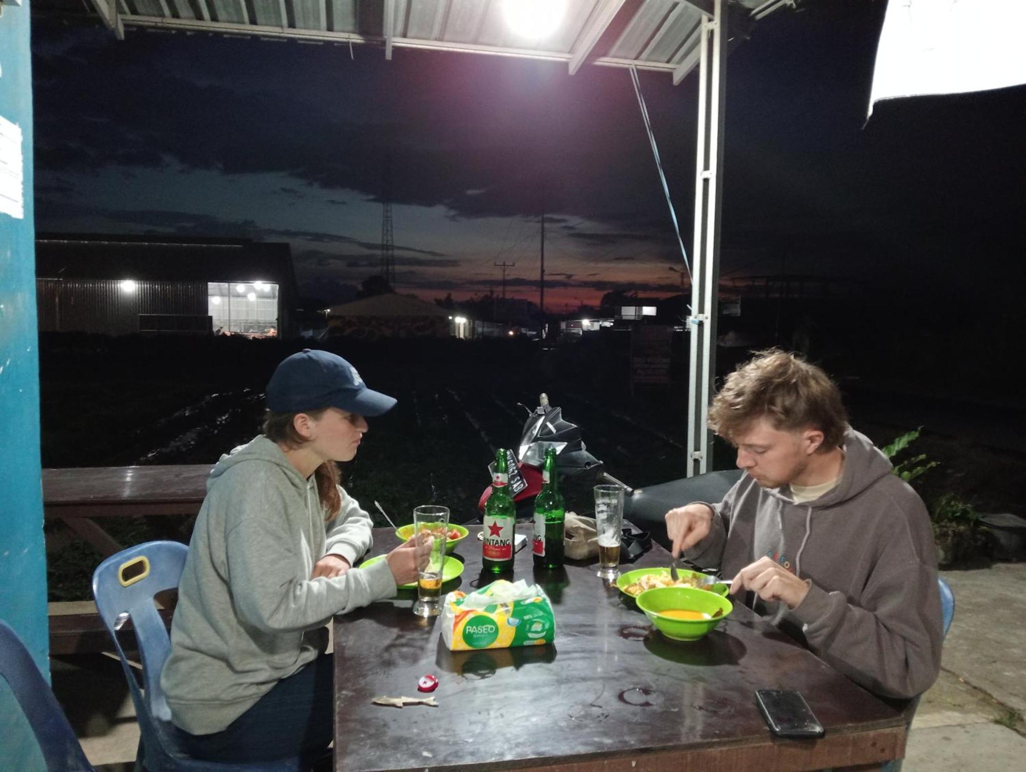 Vulkaan Homestay Berastagi Esterno foto