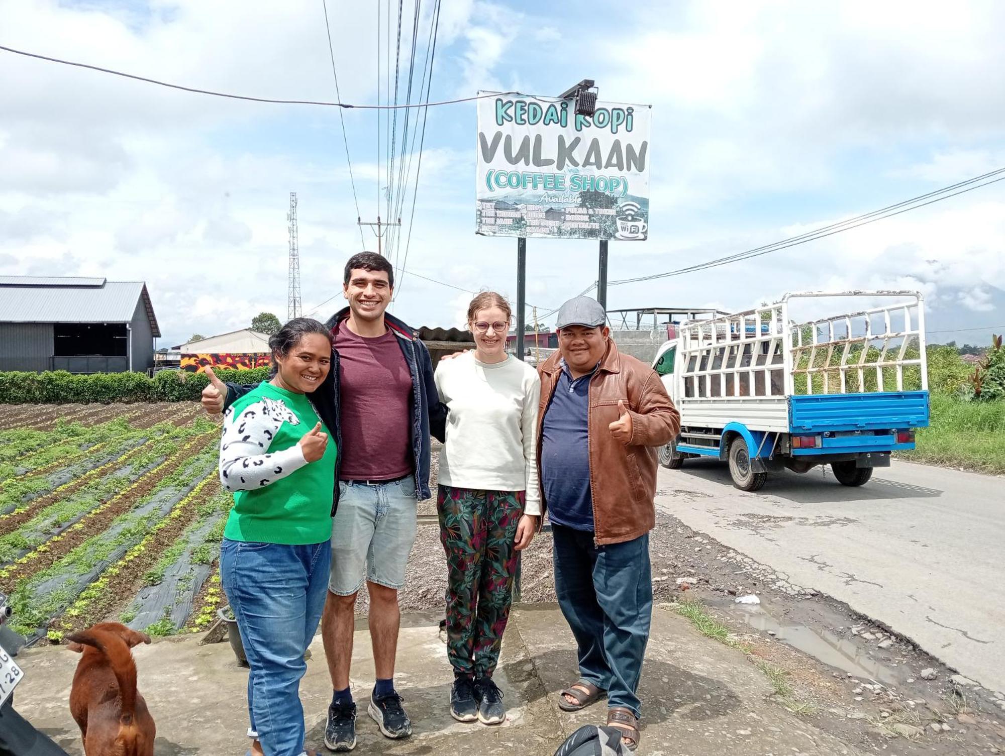 Vulkaan Homestay Berastagi Esterno foto