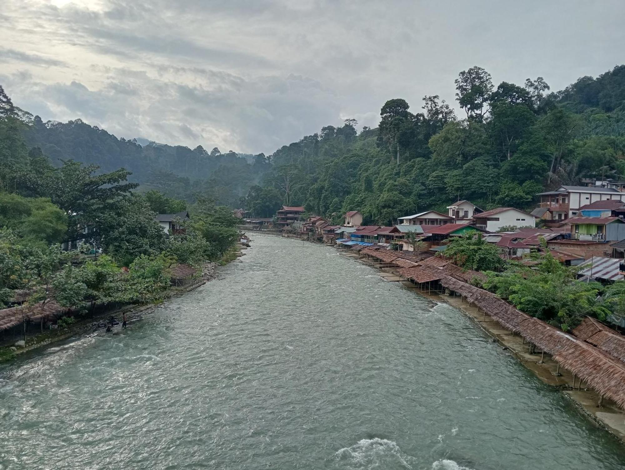 Vulkaan Homestay Berastagi Esterno foto